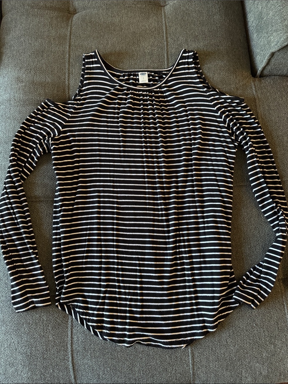 Old Navy Black & White Striped Cold-Shoulder Long Sleeve Top